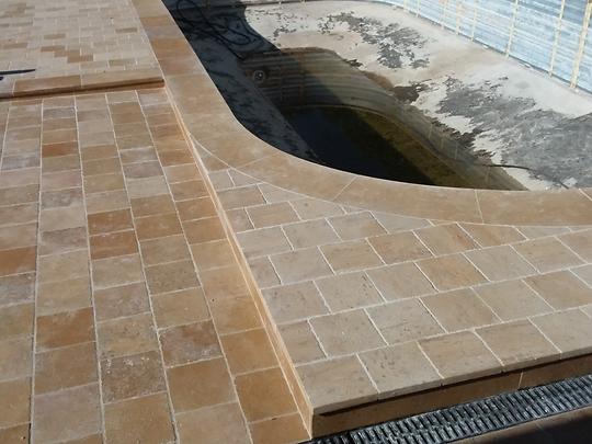 Margelles en pierre de Rocheville